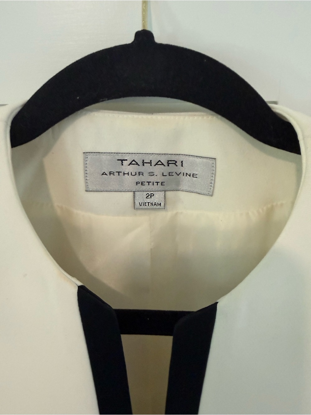 Tahari jacket - Picture 4 of 4
